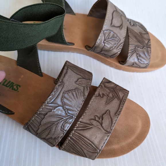 MUK LUKS women's strappy olive green sandals - Picture 9 of 11